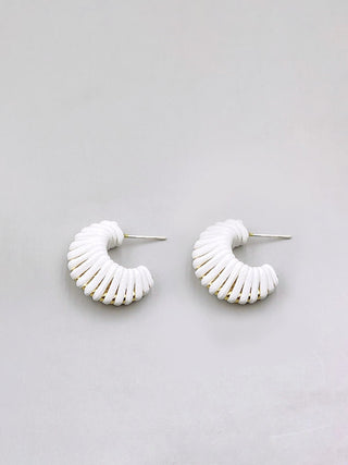 C - vormige Gedraaide Oorstekers - Earrings - Bayu