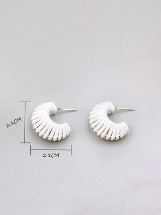 C - vormige Gedraaide Oorstekers - Earrings - Bayu