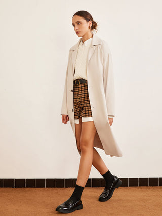 Lange Trenchcoat met Revers en Knoopsluiting - Trench Coats - Bayu