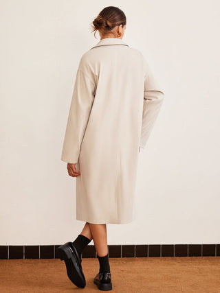 Lange Trenchcoat met Revers en Knoopsluiting - Trench Coats - Bayu